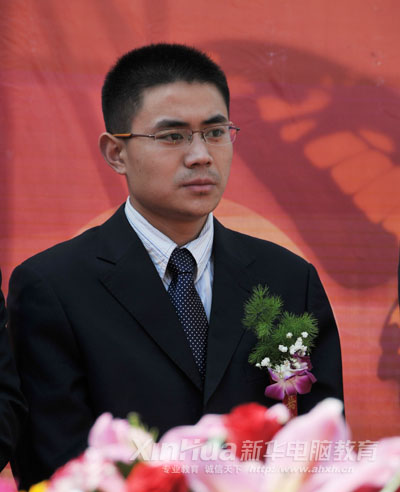 新華教育集團浙江校友協(xié)會會長、浙江南方建筑設計院建筑工程師許雙貴