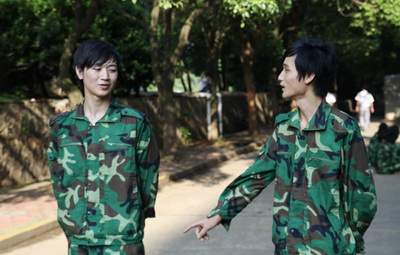新華電腦專修學(xué)院新生軍訓(xùn)花絮